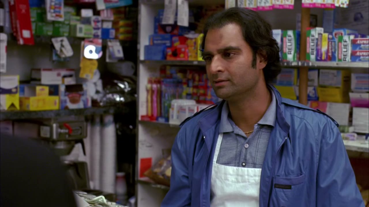 - No $100s. Small bills. - Oh, I knew this was gonna happen.