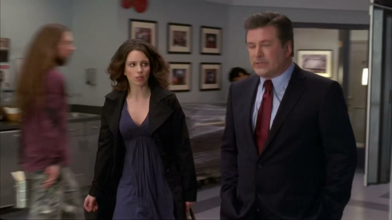 - I have to talk to you. - Is this about the Tracy situation?