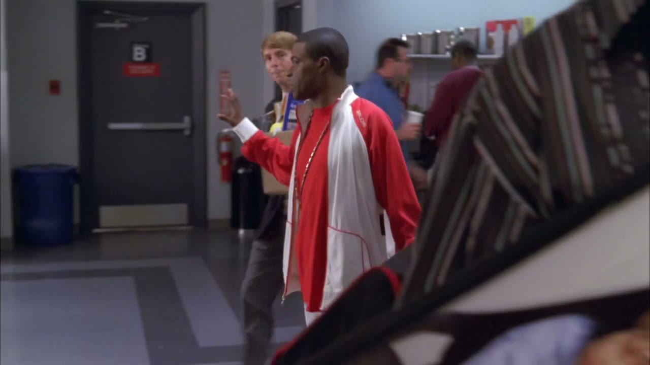 Yo, Ken, I'm gon use this whole kitchen area as my bathroom.