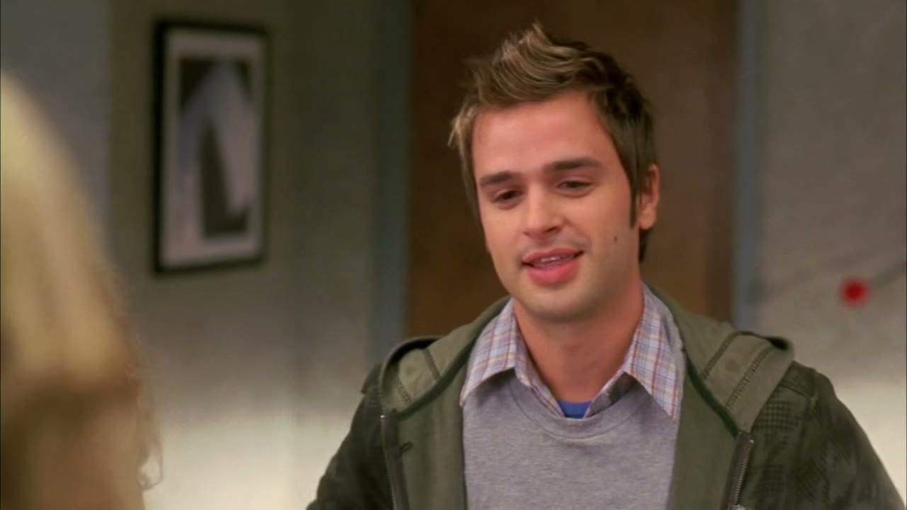 I like your blond streaks.