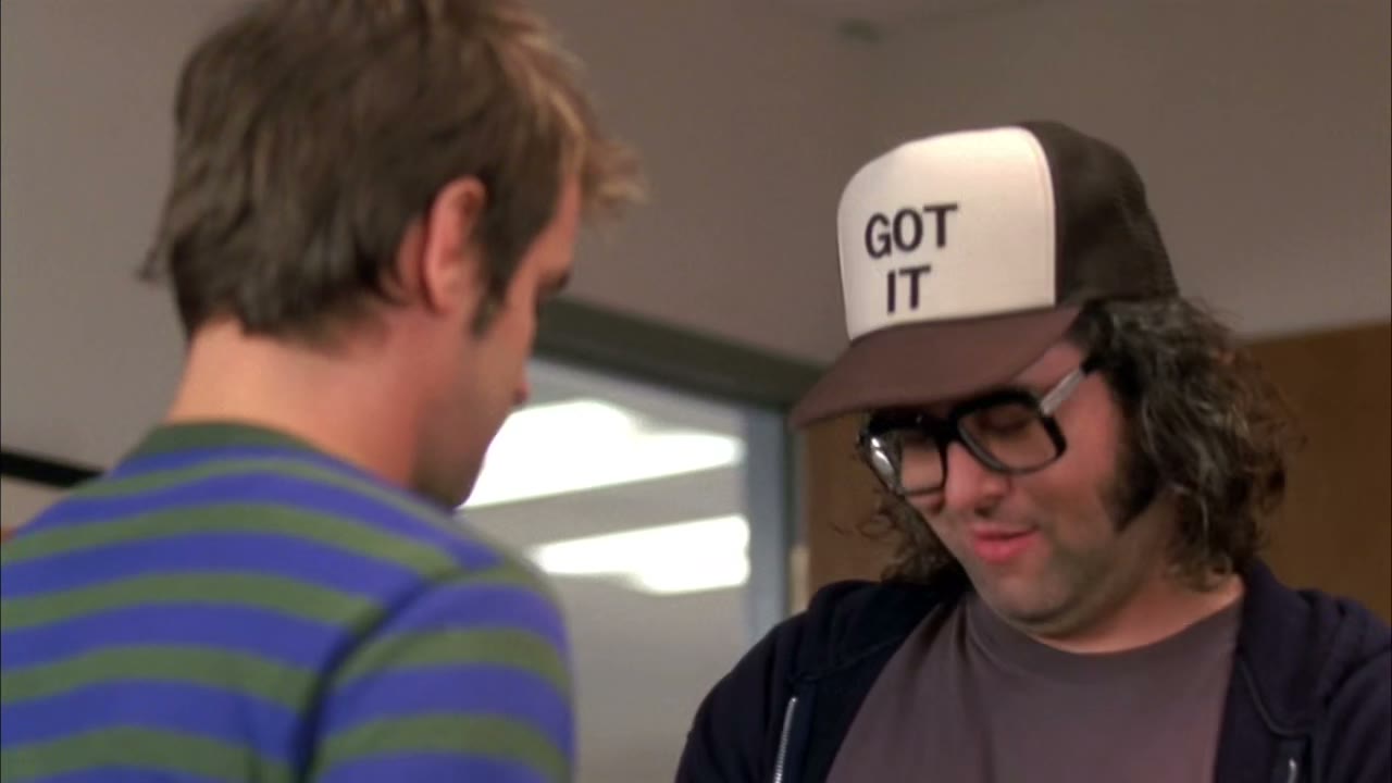 I bought you a sweater. It's slim-fitting.