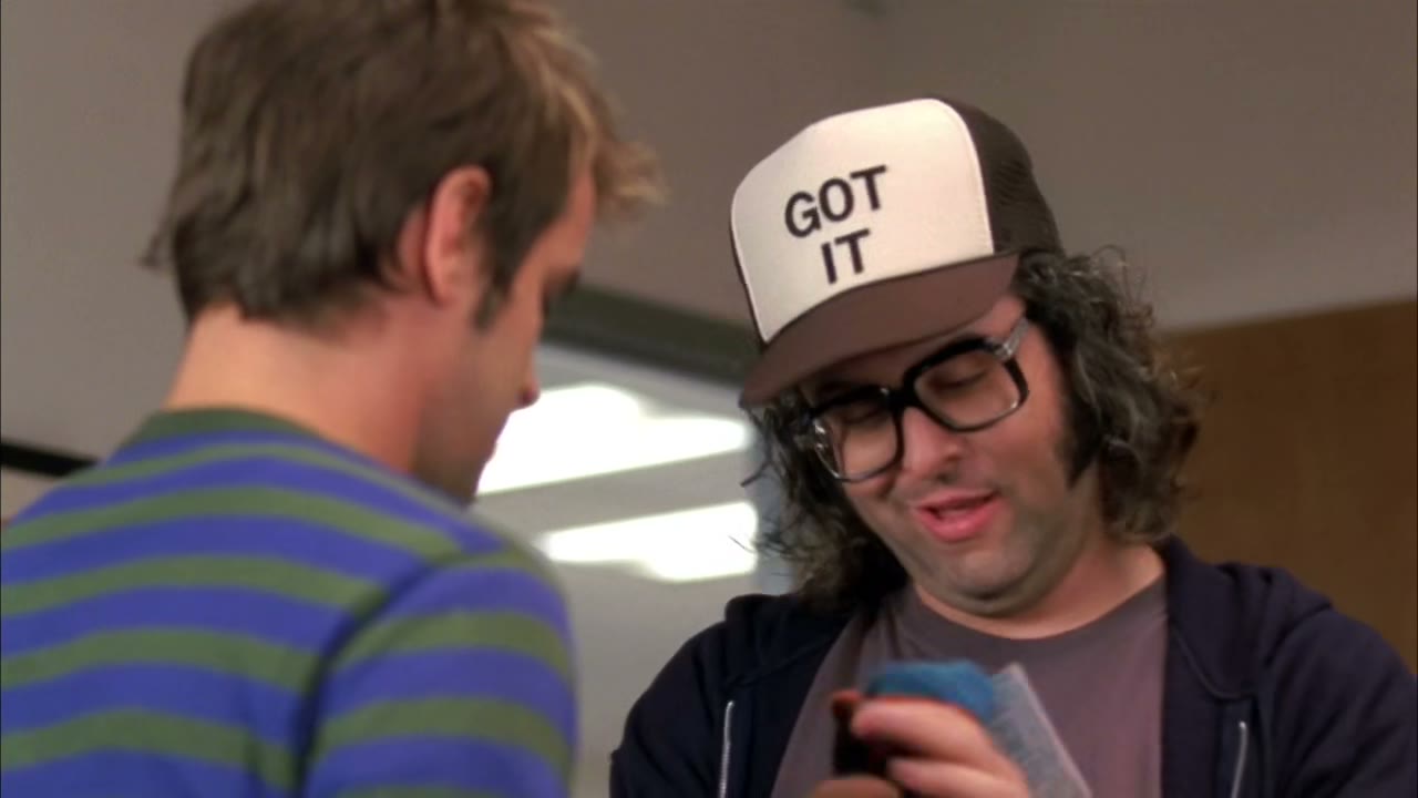 I bought you a sweater. It's slim-fitting.