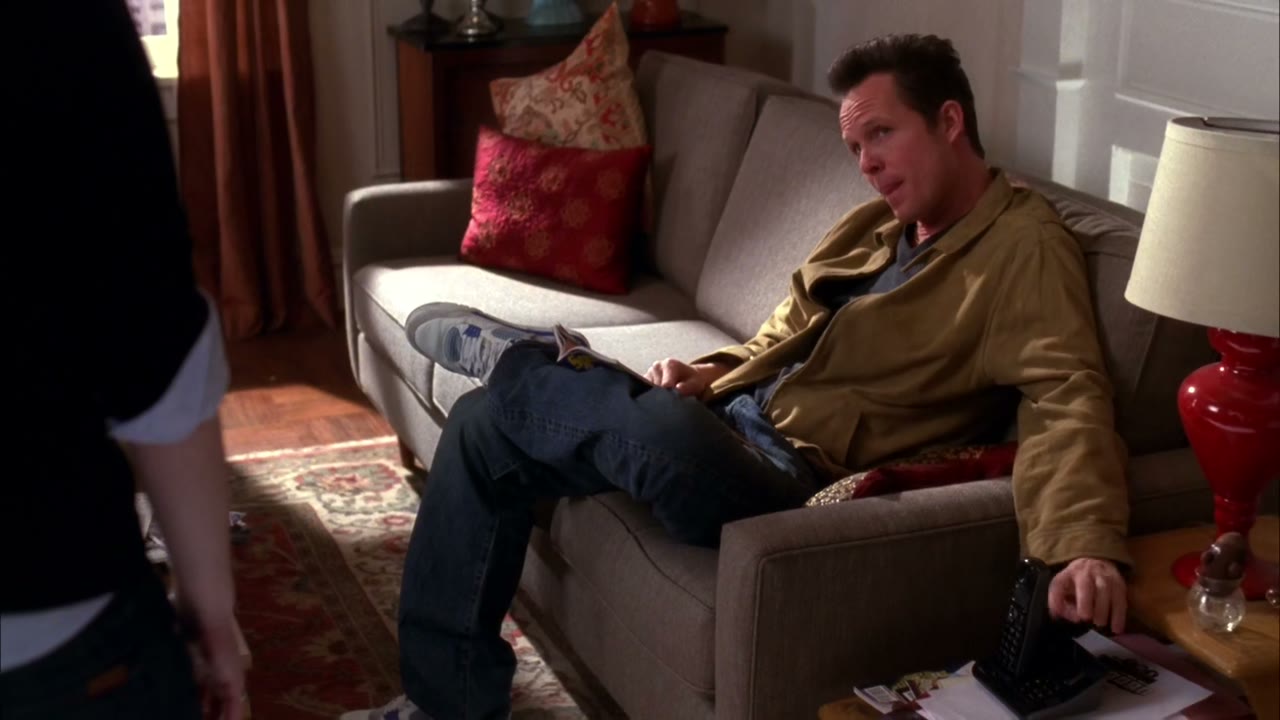 [Answering machine beeps]