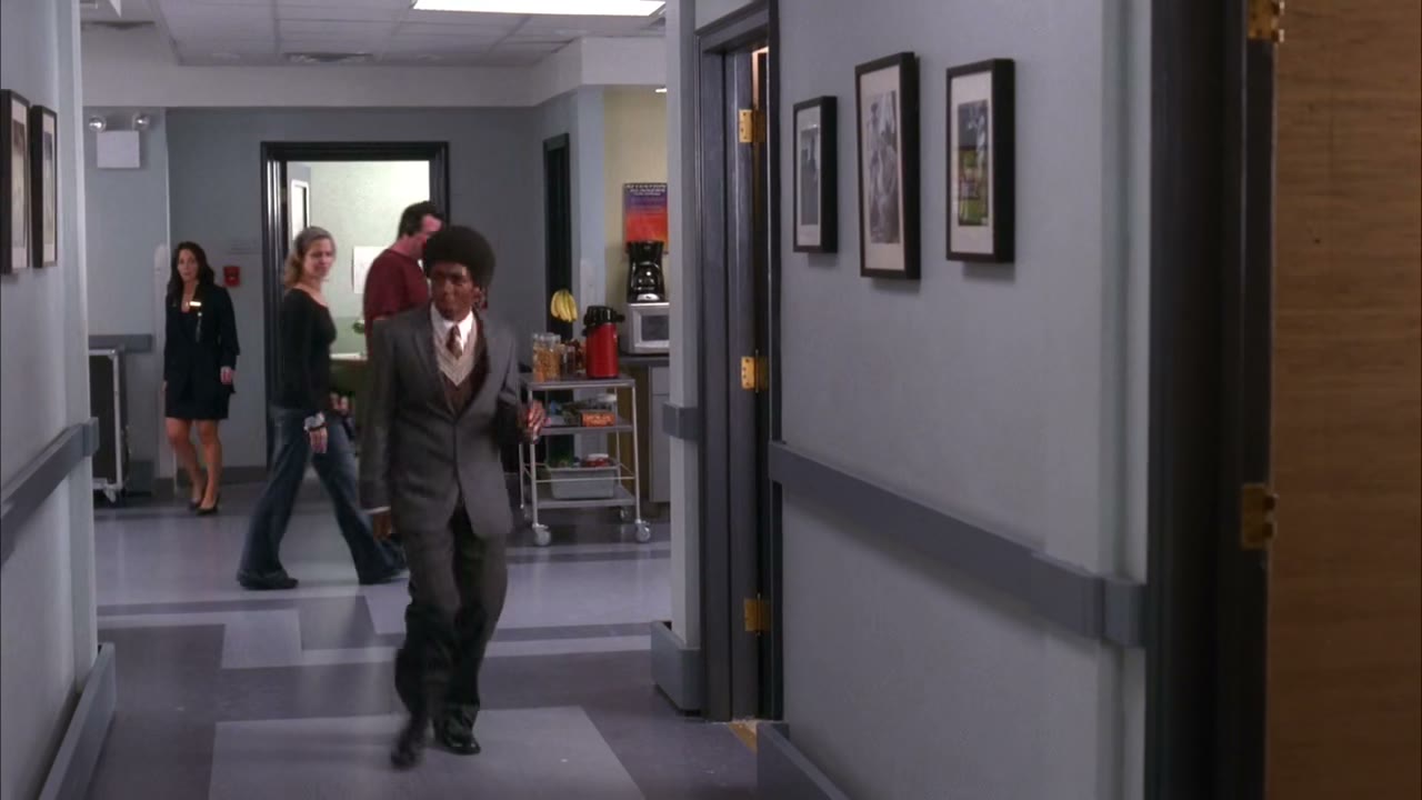♪ Ease on down the road ♪
