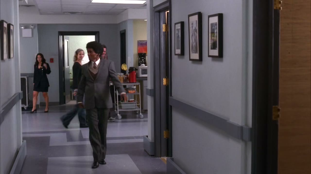♪ Ease on down the road ♪