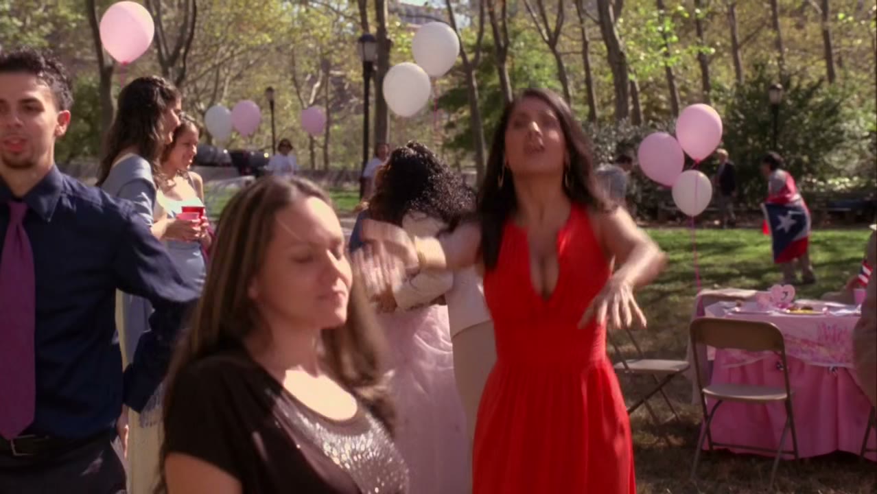 ♪ Hey, macarena