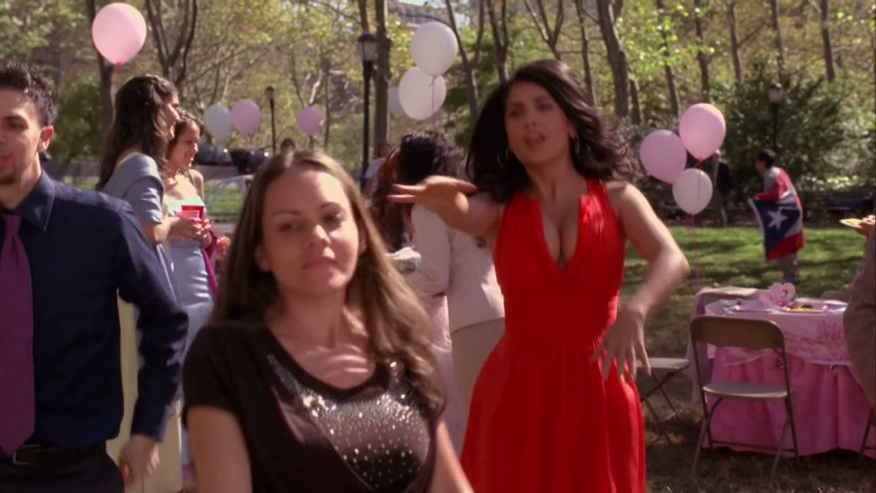 ♪ Hey, macarena