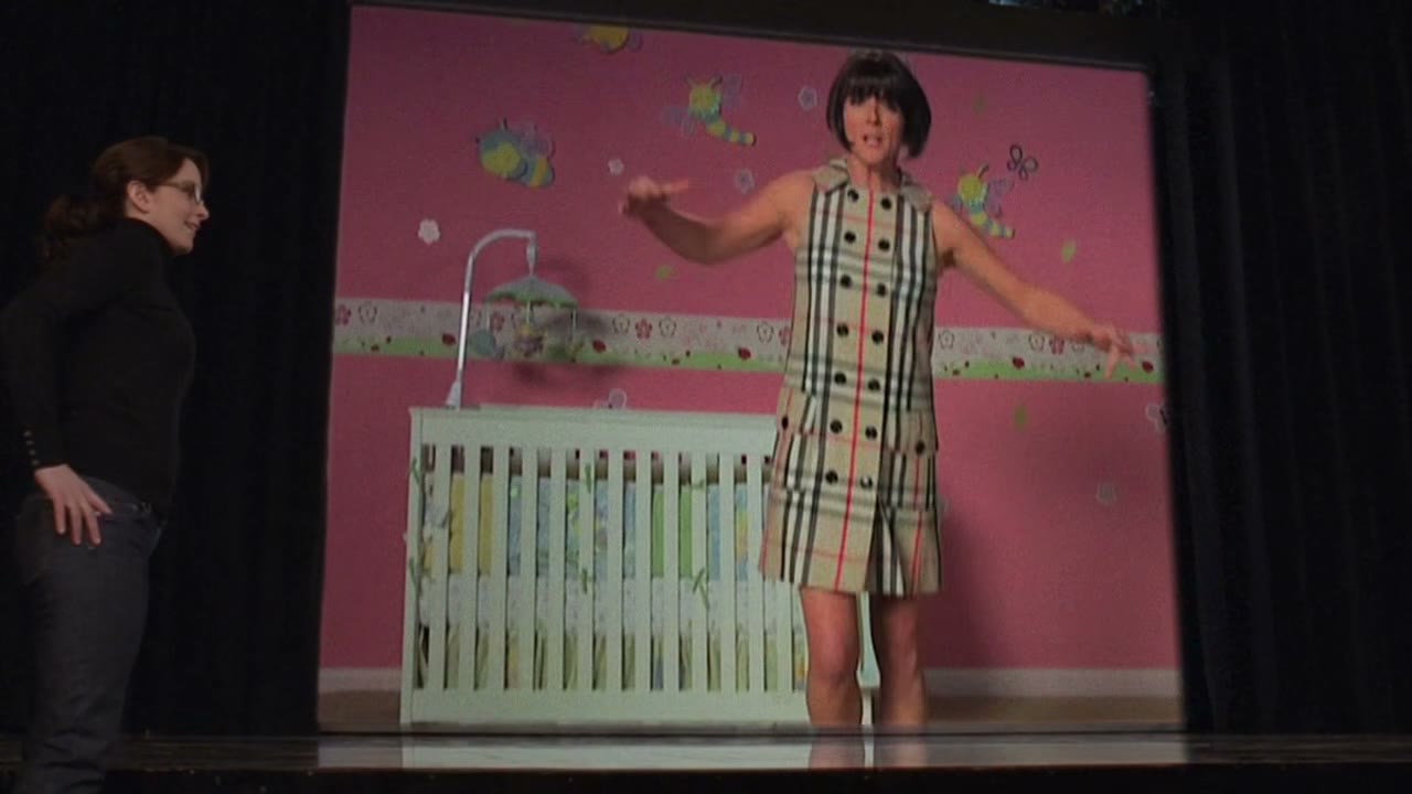 ♪ My name is Suri Cruise ♪