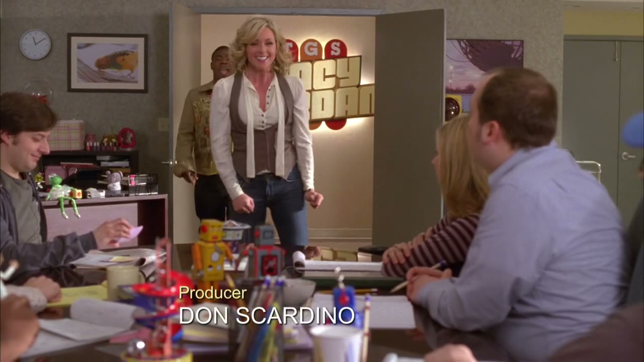 - everybody, gather up. Actor announcement.