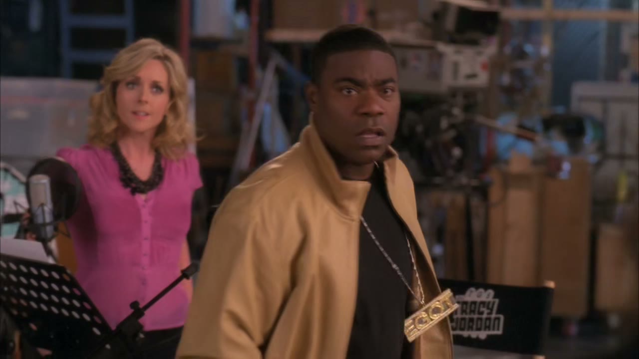 - TRACY, WHAT ARE YOU DOING?