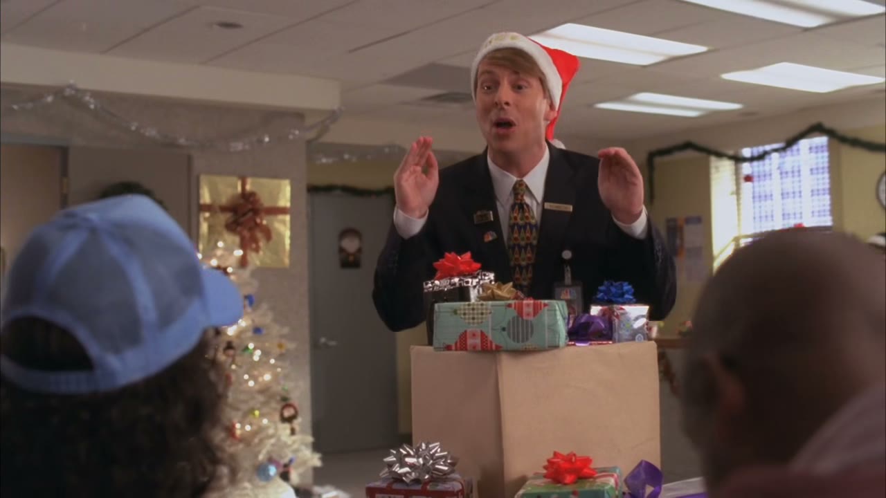 Gives the smallest gift to the tallest person.
