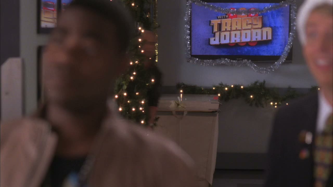 ♪ The stars are brightly shining ♪