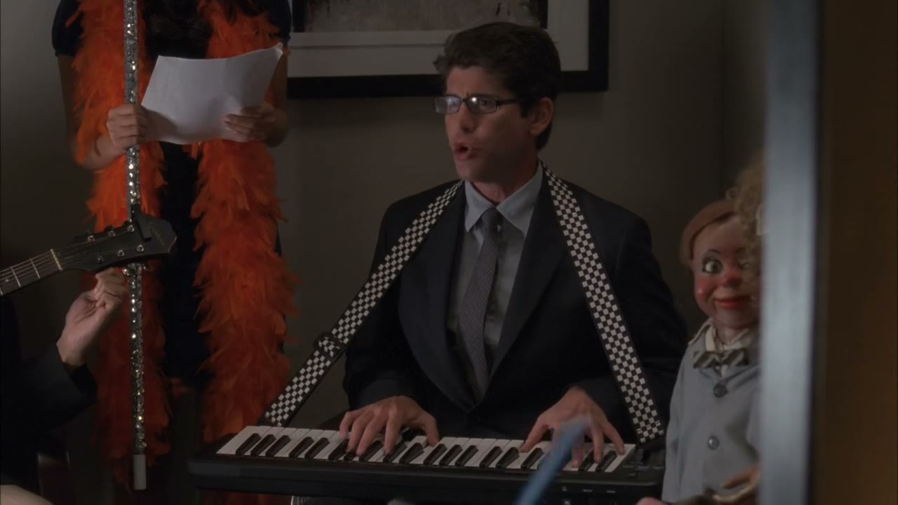 ♪ Outsourced is the new friends♪