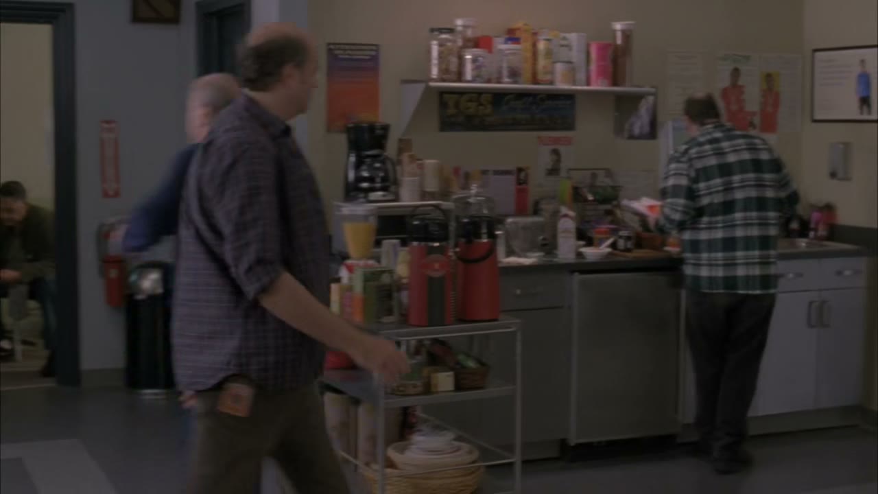 - hey, what is going on with jenna's dressing room?