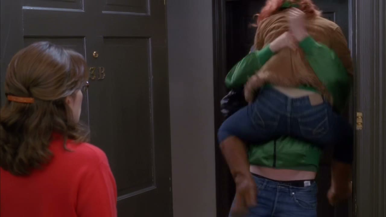 - st. Patrick's day, baby. - [shrieks happily]