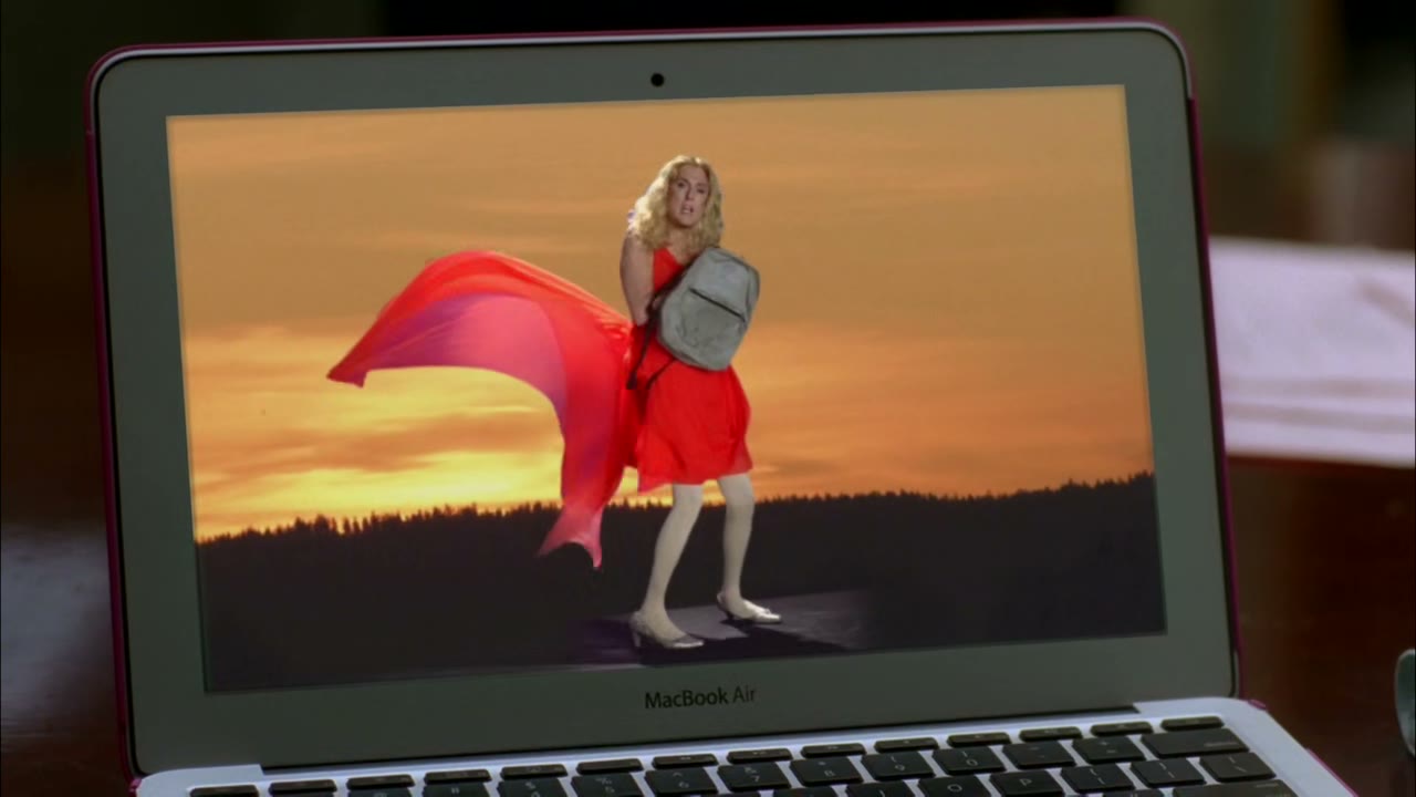 - ♪ Knapsack, the zipper is broken ♪