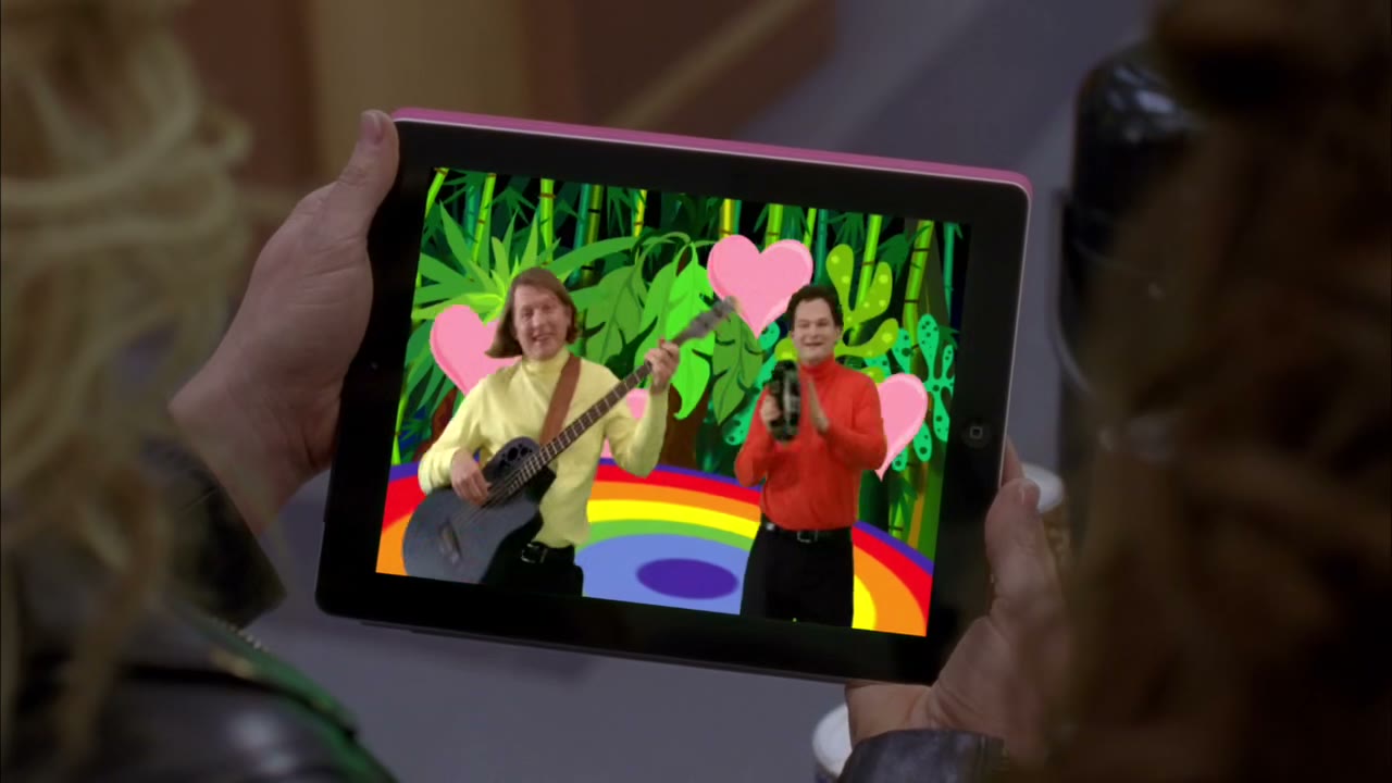 ♪ I love my friends, bananas are yellow ♪