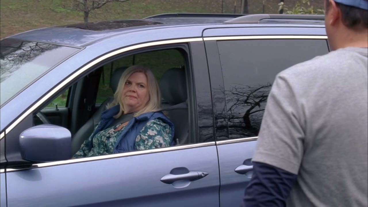 - Get in the car, Pete. - Paula!